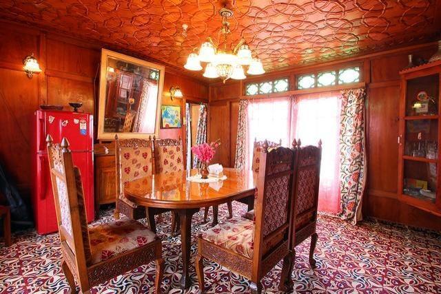 Houseboat Lily Of Nageen Srīnagar Esterno foto