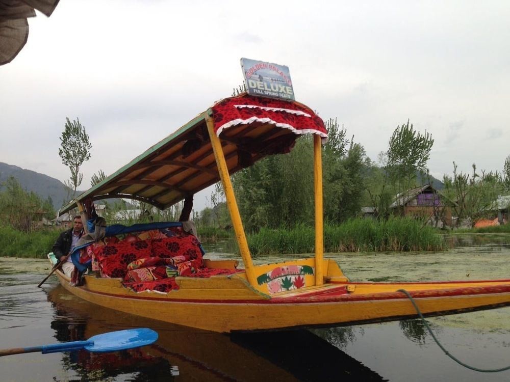 Houseboat Lily Of Nageen Srīnagar Esterno foto